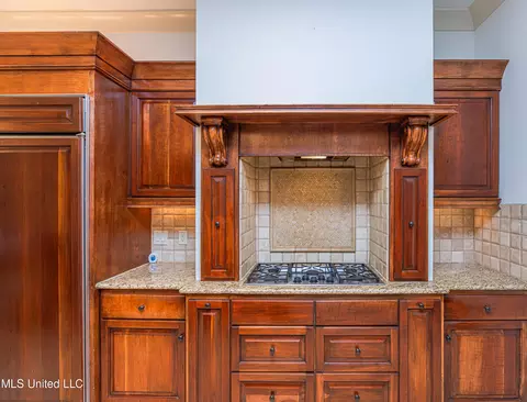 Kitchen - 321 Johnstone Dr, Madison, MS 39110 photo 9 of 10
