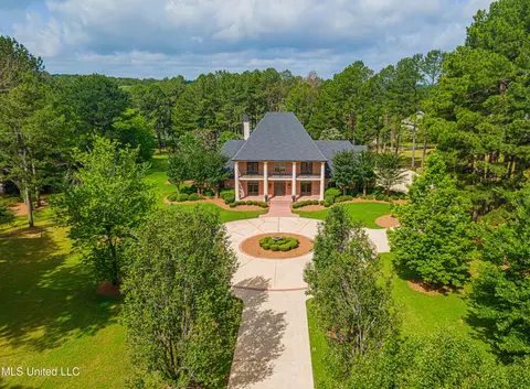 Exterior - 321 Johnstone Dr, Madison, MS 39110 photo 1 of 14
