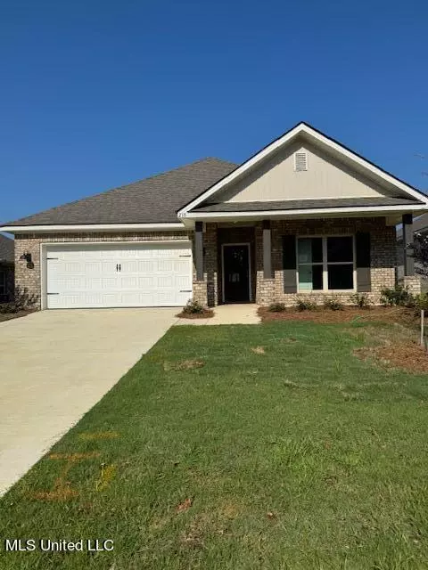 218 Serenity Lake Dr, Pearl, MS 39208