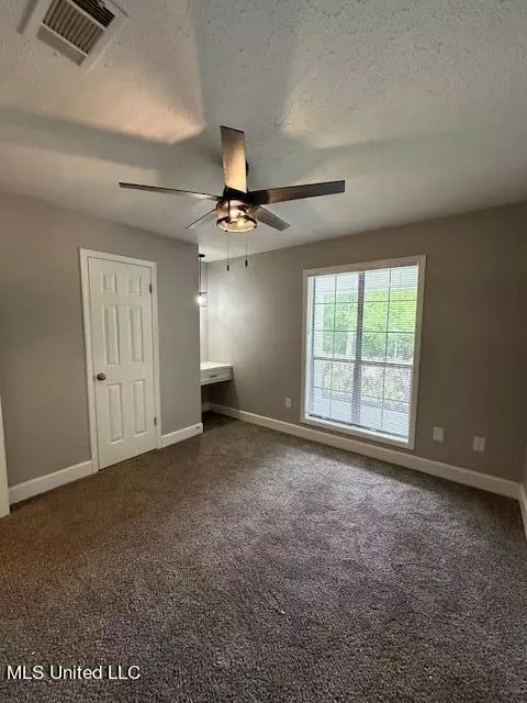 Bedroom - 6520 Hwy 18, Brandon, MS 39042 photo 4 of 4