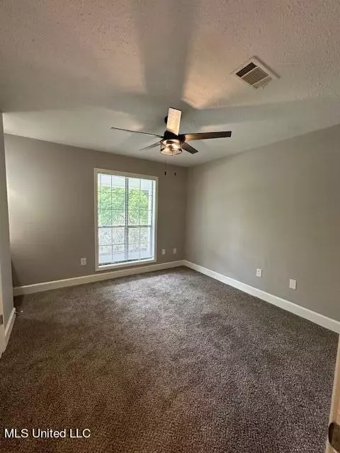Bedroom - 6520 Hwy 18, Brandon, MS 39042 photo 3 of 4