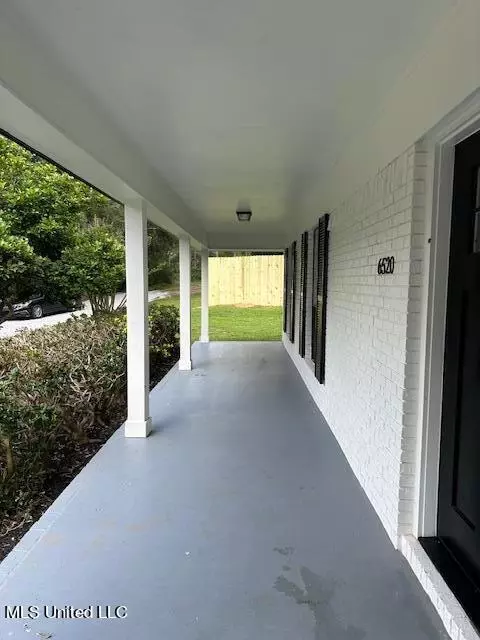 Exterior - 6520 Hwy 18, Brandon, MS 39042 photo 2 of 18
