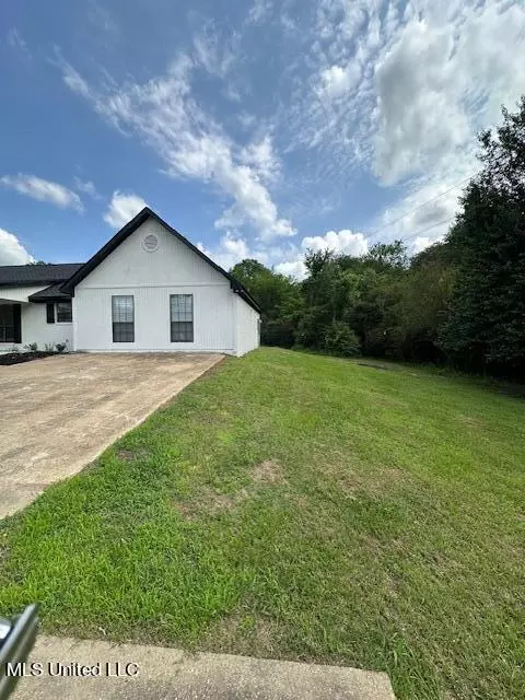 Exterior - 6520 Hwy 18, Brandon, MS 39042 photo 6 of 18