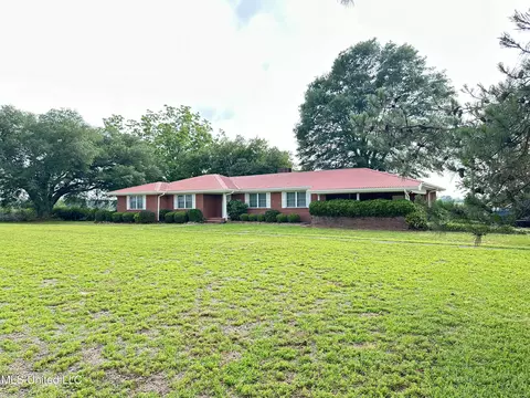 2558 N 541 Hwy, Mendenhall, MS 39114