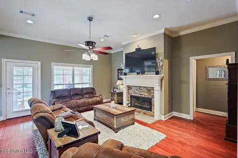 112 Wells Ct, Canton, MS 39046 photo 2