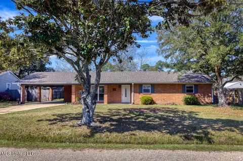 110 Park Lane Dr, Long Beach, MS 39560