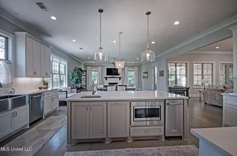 Kitchen - 142 Carrington Dr, Madison, MS 39110 photo 5 of 6