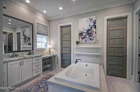 Bath - 142 Carrington Dr, Madison, MS 39110 photo 6 of 10