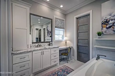 Bath - 142 Carrington Dr, Madison, MS 39110 photo 8 of 10