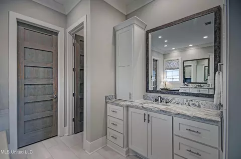 Bath - 142 Carrington Dr, Madison, MS 39110 photo 7 of 10