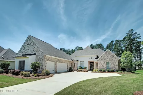 Exterior - 142 Carrington Dr, Madison, MS 39110 photo 2 of 10