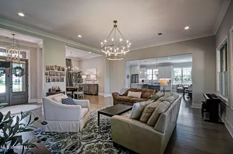 Living - 142 Carrington Dr, Madison, MS 39110 photo 3 of 6