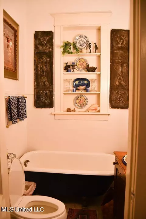 Bath - 330 Maple St, Marks, MS 38646 photo 2 of 2