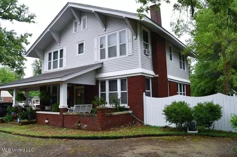 Exterior - 330 Maple St, Marks, MS 38646 photo 2 of 6