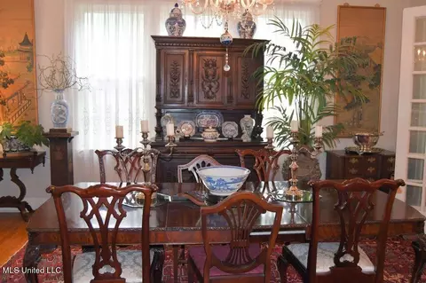 Dining - 330 Maple St, Marks, MS 38646 photo 1 of 3