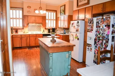 Kitchen - 330 Maple St, Marks, MS 38646 photo 3 of 3
