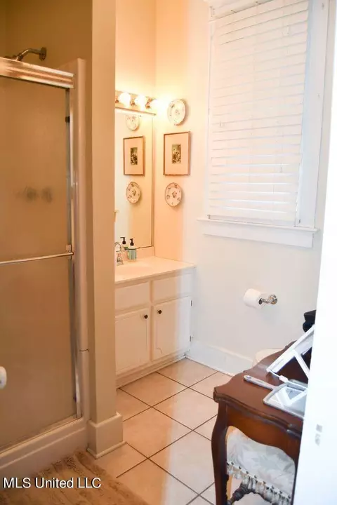 Bath - 330 Maple St, Marks, MS 38646 photo 1 of 2