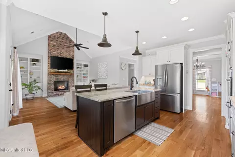 Kitchen - 4651 Bakersfield Trce, Nesbit, MS 38651 photo 5 of 5