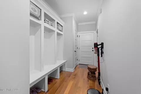 Entry Way - 4651 Bakersfield Trce, Nesbit, MS 38651 photo 6 of 6