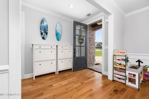 Entry Way - 4651 Bakersfield Trce, Nesbit, MS 38651 photo 1 of 6