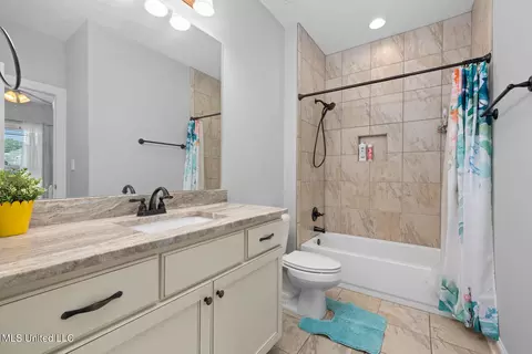 Bath - 4651 Bakersfield Trce, Nesbit, MS 38651 photo 4 of 6