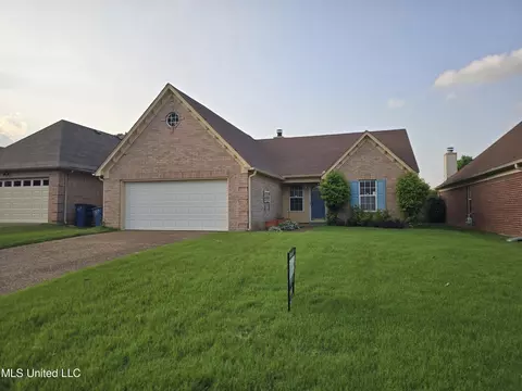 9148 Lakeshore Dr, Olive Branch, MS 38654