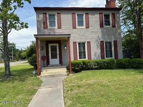 129 Elm Ave, Clarksdale, MS 38614