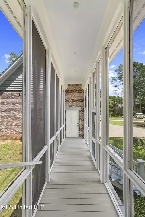 Exterior - 119 Northshore Pt, Madison, MS 39110 photo 6 of 9