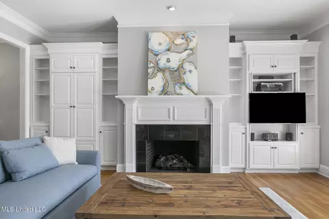 Living - 119 Northshore Pt, Madison, MS 39110 photo 1 of 2