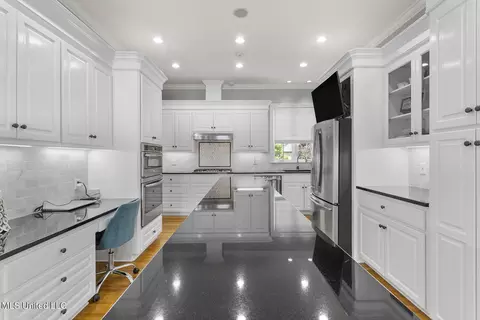 Kitchen - 119 Northshore Pt, Madison, MS 39110 photo 4 of 9