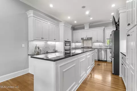 Kitchen - 119 Northshore Pt, Madison, MS 39110 photo 3 of 9