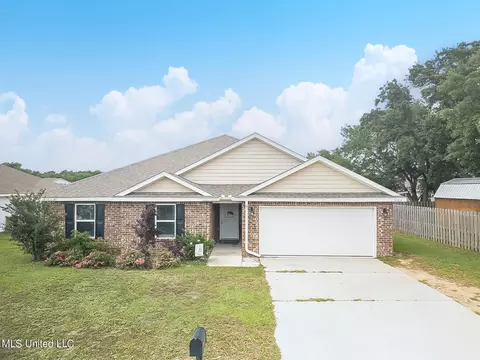 406 E Petunia Dr, Long Beach, MS 39560 photo 1