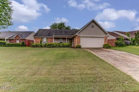 1117 N Parkview Cir, Southaven, MS 38671