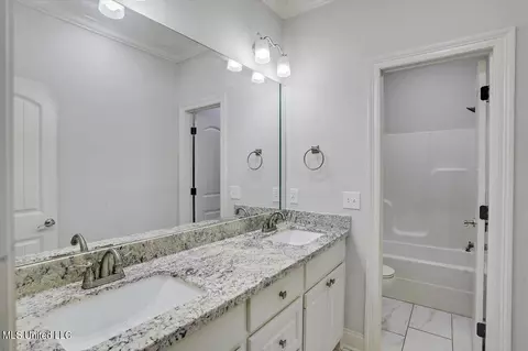 Bath - 120 Glenwild Trl, Canton, MS 39046 photo 3 of 3