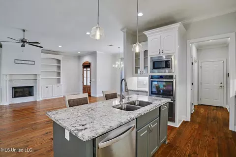 Kitchen - 120 Glenwild Trl, Canton, MS 39046 photo 2 of 2