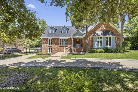 14016 Puerto Dr, Ocean Springs, MS 39564