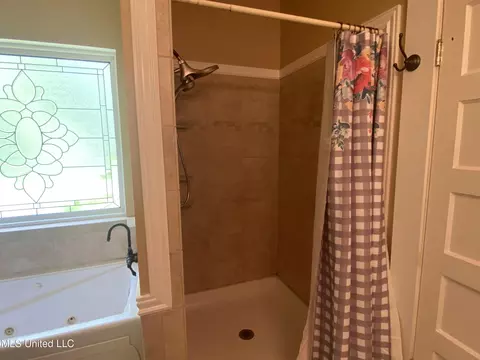 Bath - 2177 Mill Ext St, Lucedale, MS 39452 photo 2 of 5