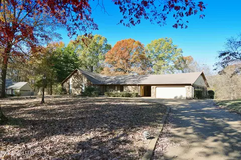 7125 Country Oaks Dr, Southaven, MS 38672