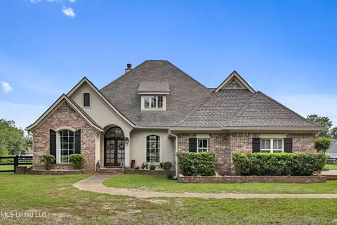 23155 Stablewood Cir, Pass Christian, MS 39571