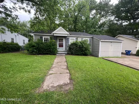 802 Farmer St, Cleveland, MS 38732