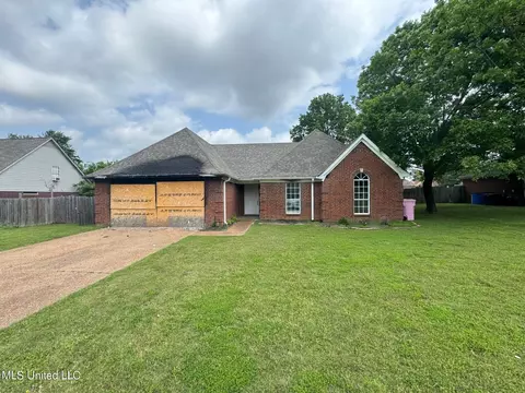 2250 Greencliff Dr, Southaven, MS 38672