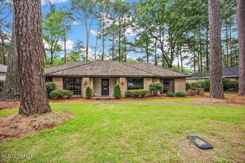 5365 Balmoral Dr, Jackson, MS 39211