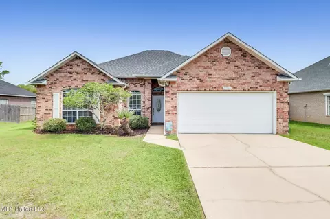 11704 Alexis Ln, Ocean Springs, MS 39564