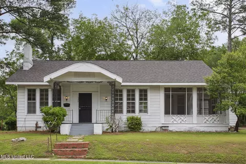 1728 Edgewood St, Jackson, MS 39202