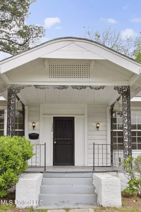 1728 Edgewood St, Jackson, MS 39202 photo 4