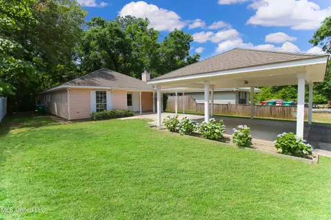 723 24th St, Gulfport, MS 39501