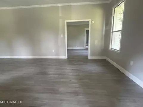 Living - 5131 Weems St, Moss Point, MS 39563 photo 5 of 11