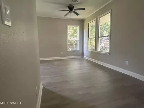 Living - 5131 Weems St, Moss Point, MS 39563 photo 9 of 11