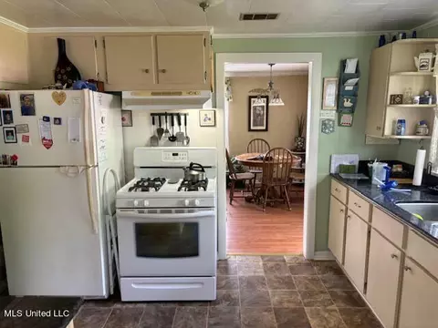3536 Lawrence St, Moss Point, MS 39563 photo 2