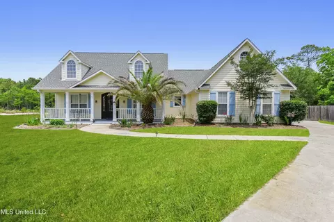 408 Hunter Holw, Waveland, MS 39576